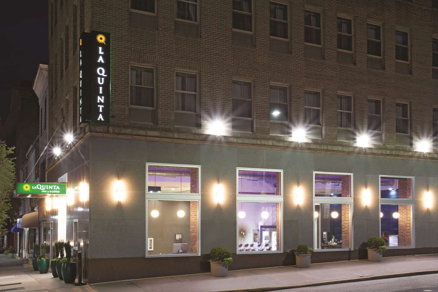 Hotel LA QUINTA INN & SUITES BALTIMORE DOWNTOWN
