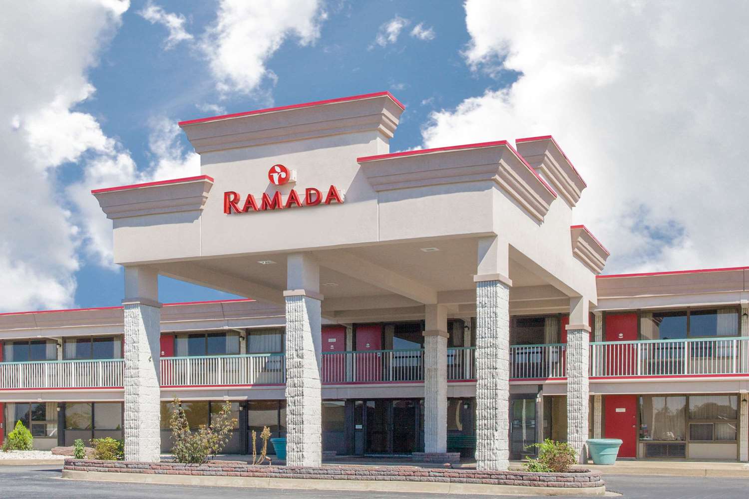 Hotel RAMADA EDGEWOOD HOTEL AND CONFERENCE CENTER