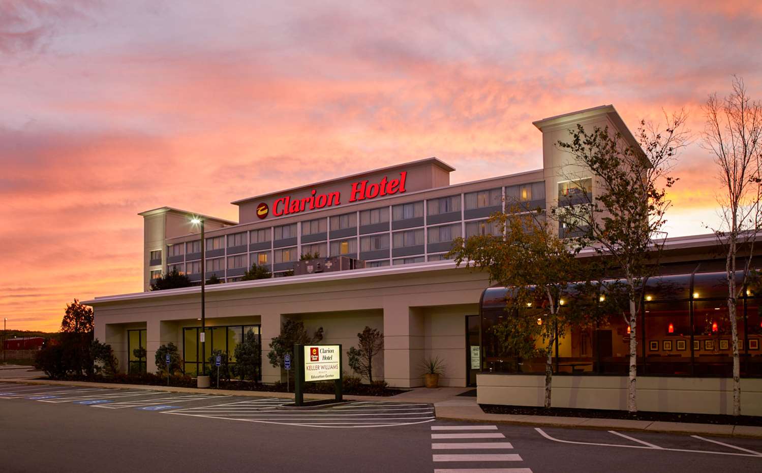 Hotel CLARION HOTEL AIRPORT