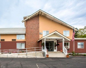 Hotel ECONO LODGE LAKES REGION