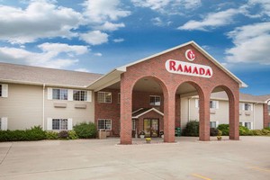 Hotel RAMADA BY WYNDHAM SPIRIT LAKE/OKOBOJI