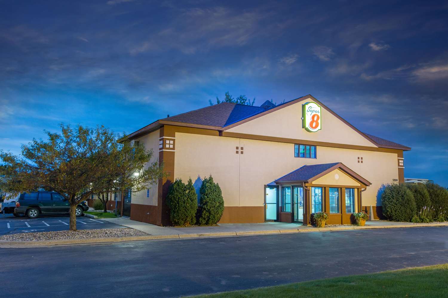 Hotel SUPER 8 FAIRMONT