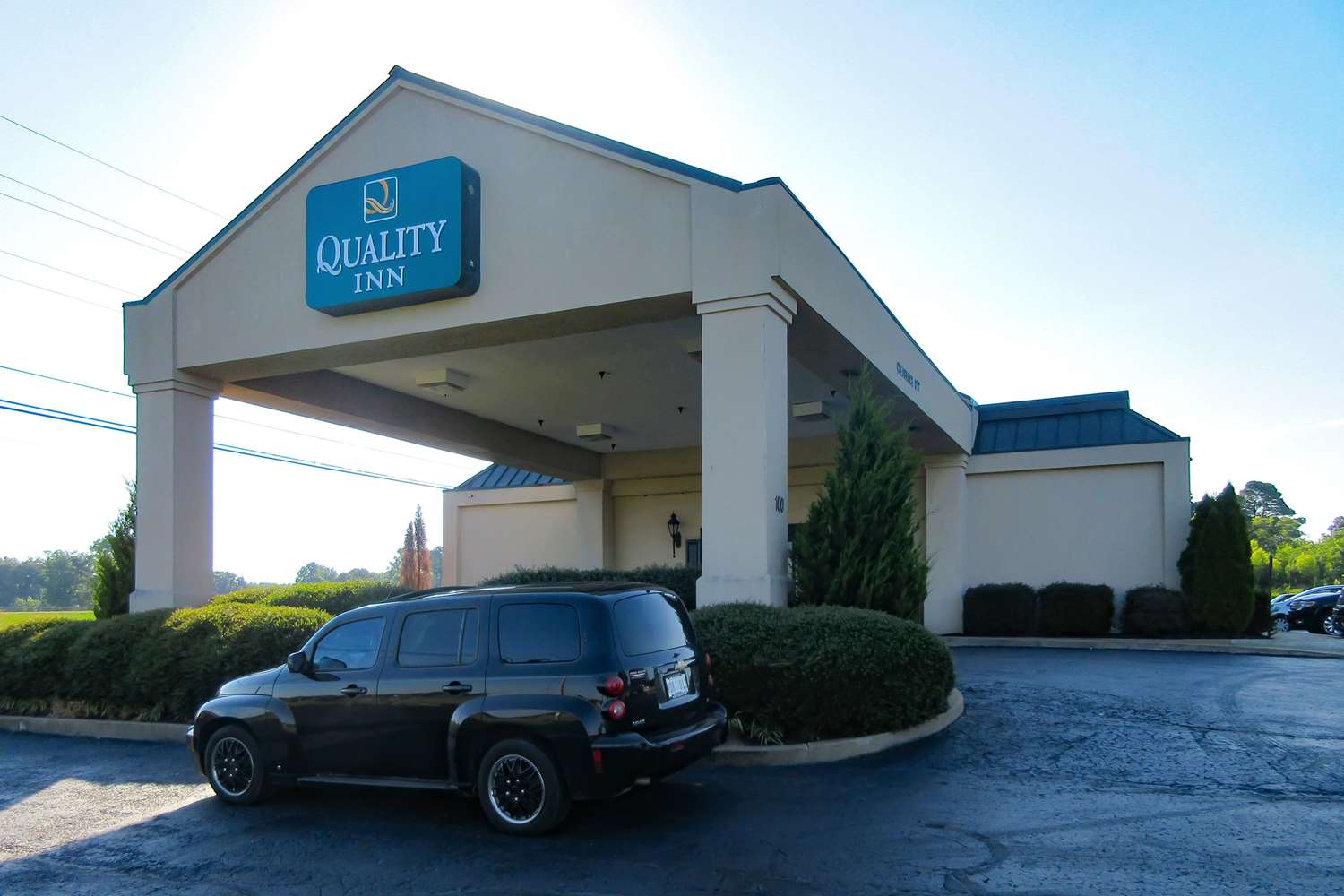 Hotel QUALITY INN HOLLY SPRINGS