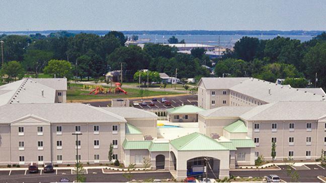 Hotel CEDAR POINTS BREAKERS EXPRESS