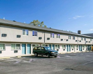 Hotel ECONO LODGE WARRENSVILLE HEIGHTS