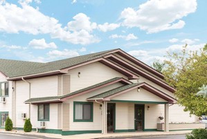Hotel SUPER 8 TWINSBURG/CLEVELAND AREA