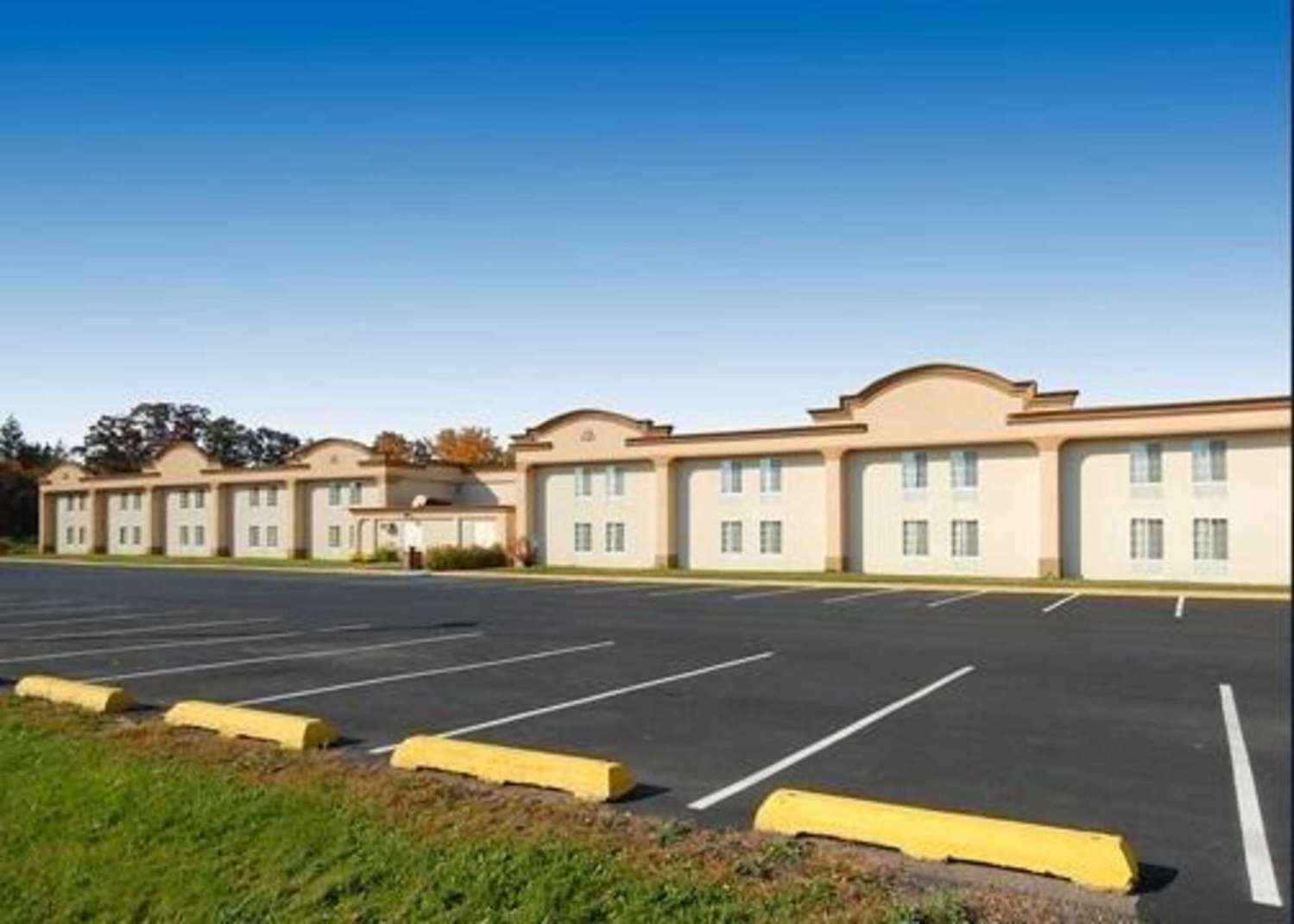 Hotel QUALITY INN & SUITES