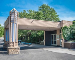 Hotel THE WOODLANDS INN, AN ASCEND HOTEL COLLECTION MEMBER