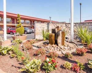Hotel QUALITY INN & SUITES AIRPORT