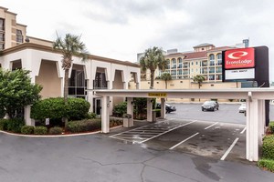 Hotel ECONO LODGE INN & SUITES BEACH FRONT CENTRAL
