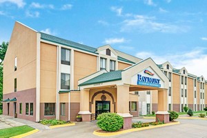 Hotel BAYMONT INN & SUITES LAWRENCE