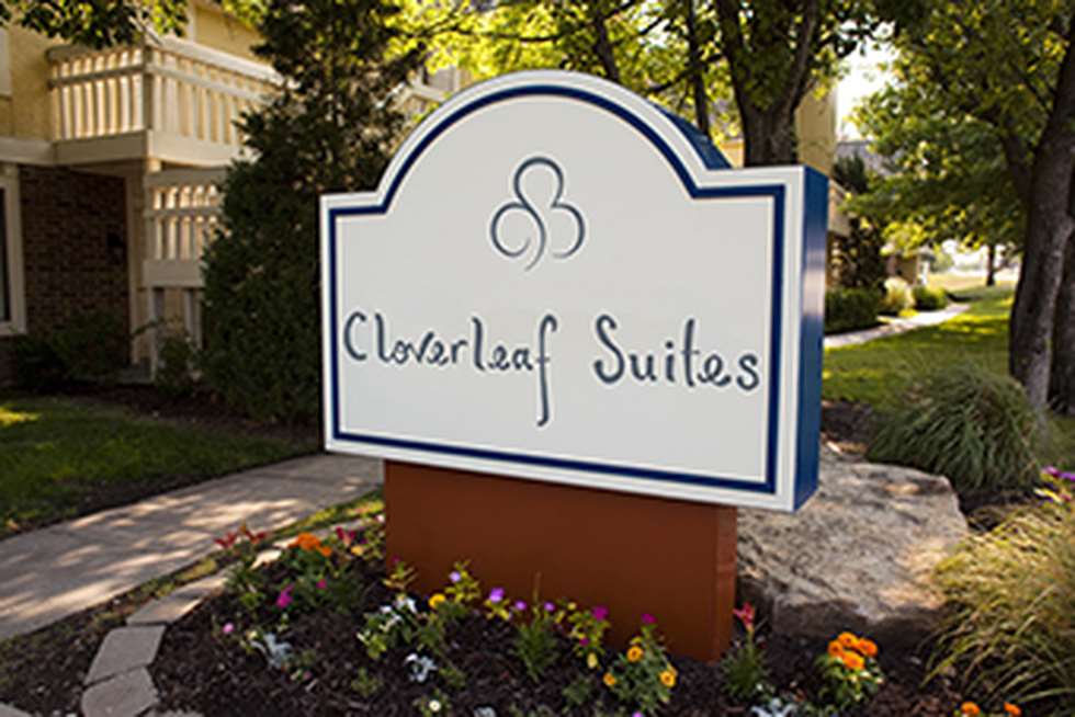 Hotel CLOVERLEAF SUITES KANSAS CITY