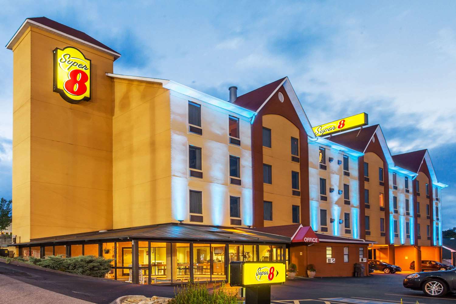Hotel SUPER 8 BY WYNDHAM PIGEON FORGE NEAR THE CONVENTION CENTER