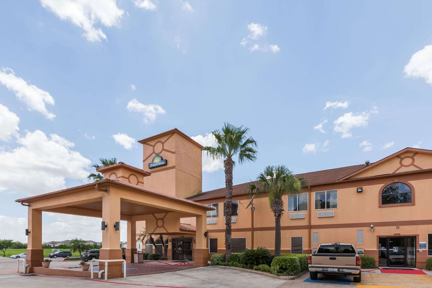 Hotel DAYS INN & SUITES BY WYNDHAM PASADENA