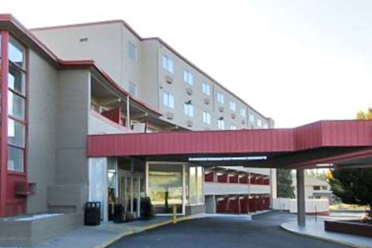 Hotel QUALITY INN AND SUITES AIRPORT