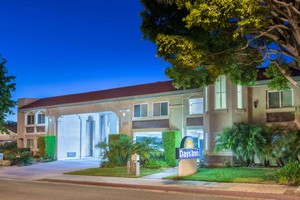 Hotel DAYS INN BY WYNDHAM NEAR CITY OF HOPE