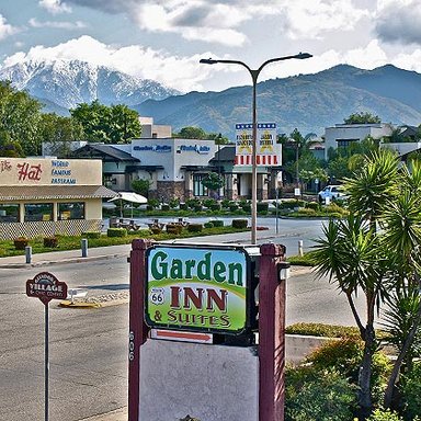 Hotel GARDEN INN AND SUITES
