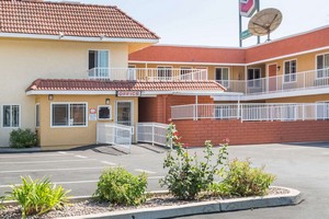Hotel SUPER 8 BY WYNDHAM AZUSA