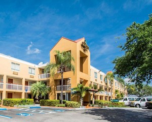 Hotel QUALITY INN MIAMI AIRPORT