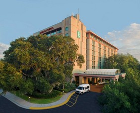 Hotel EMBASSY SUITES BY HILTON TAMPA USF NEAR BUSCH GARDENS