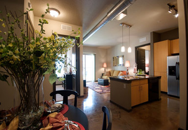 Hotel EXECUSTAY AT MILLENNIUM WESTSHORE