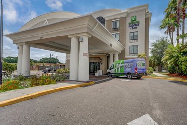 Hotel HOLIDAY INN EXPRESS & SUITES TAMPA -USF-BUSCH GARDENS
