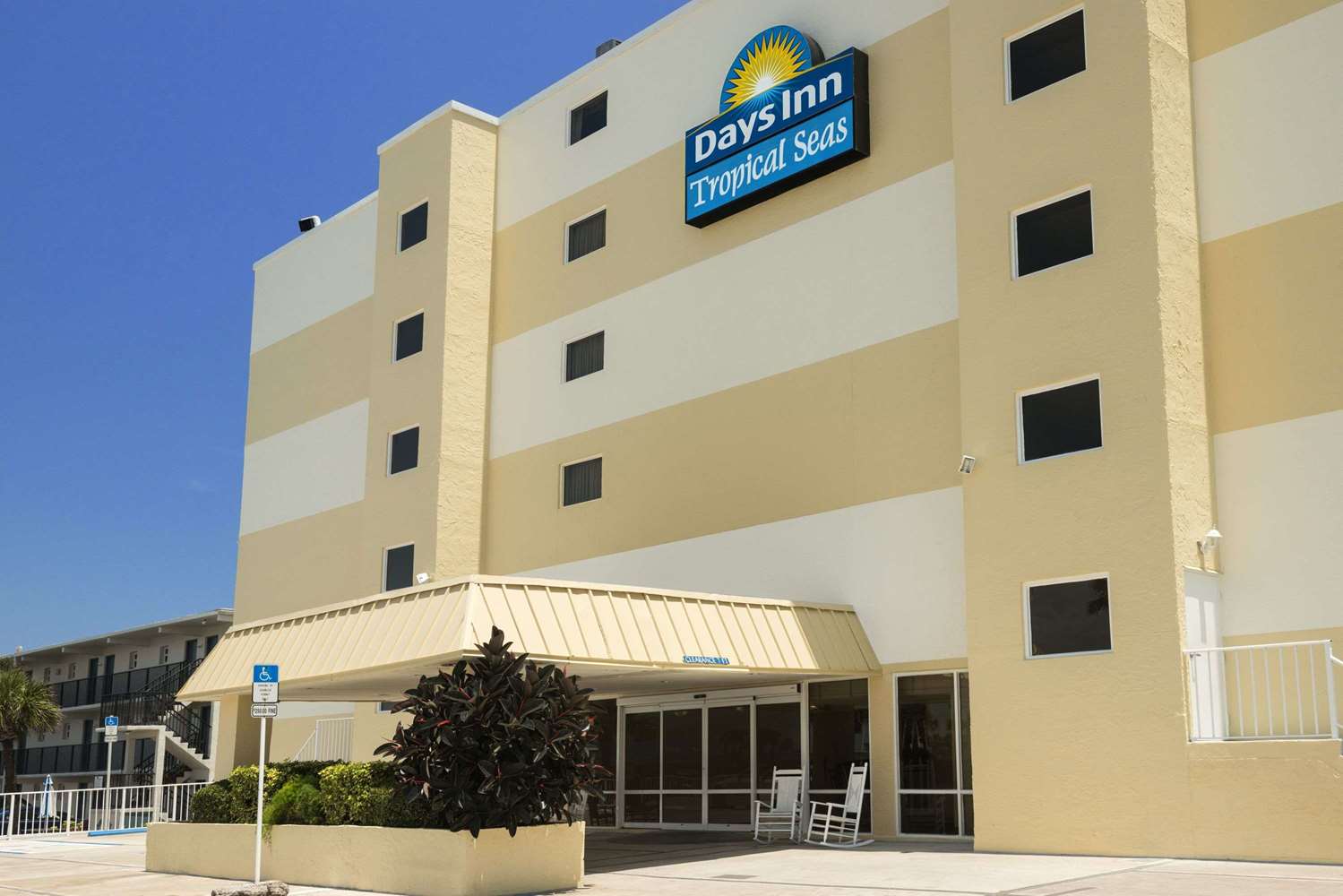 Hotel DAYS INN DAYTONA OCEANFRONT