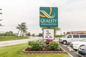 Hotel QUALITY INN & SUITES