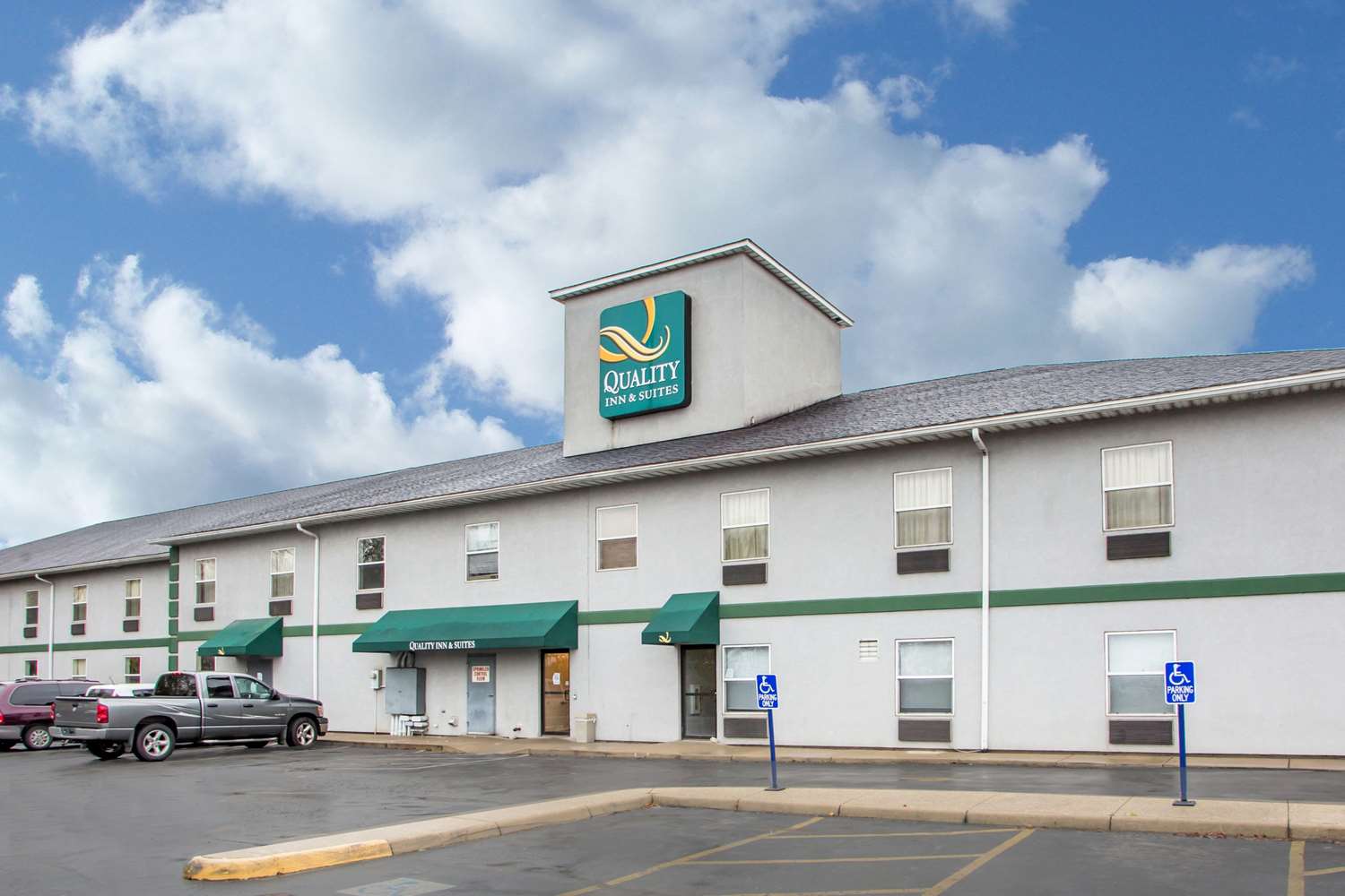 Hotel QUALITY INN & SUITES SOUTH/OBETZ