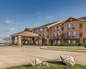 Hotel QUALITY INN AND SUITES