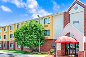Hotel SUPER 8 OVERLAND PARK KC AREA NEAR CONVENTION CENTER