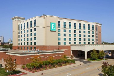 Hotel EMBASSY SUITES BY HILTON E PEORIA RIVERFRONT CONF CENTER