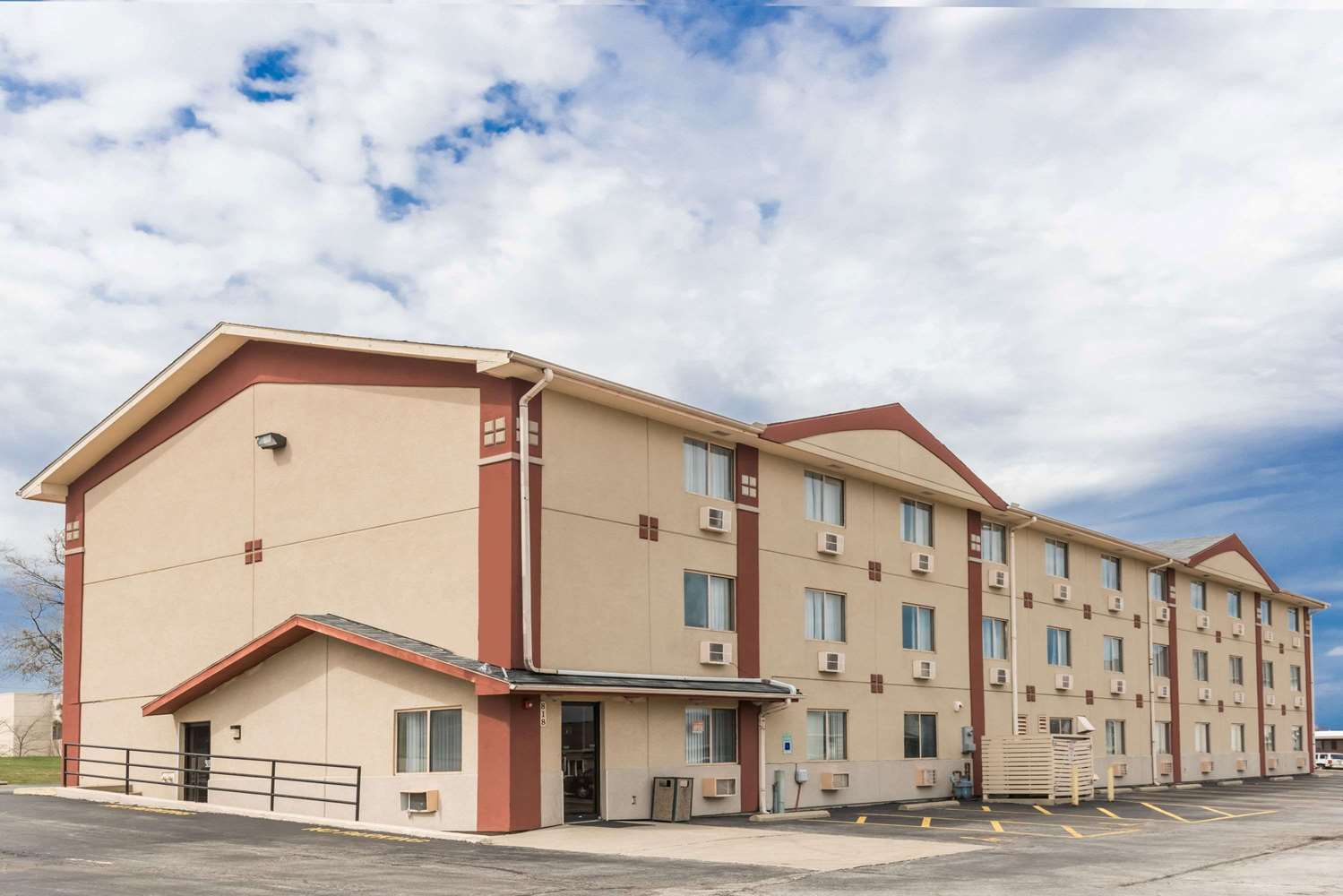 Hotel SUPER 8 BLOOMINGTON