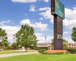 Hotel QUALITY INN LA PLACE