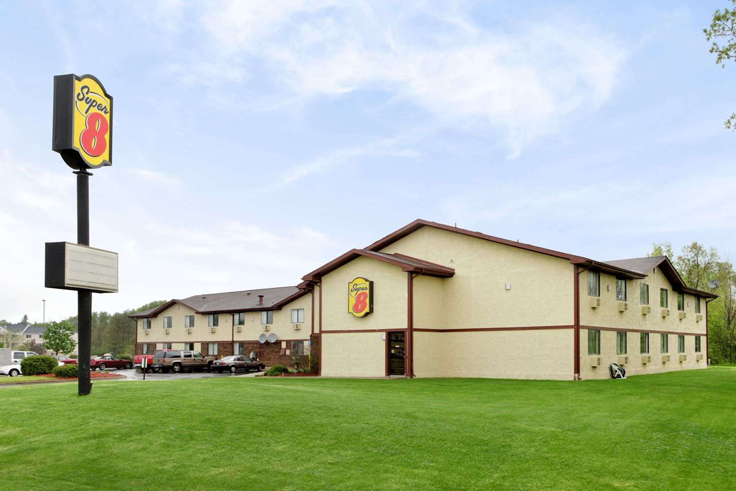 Hotel SUPER 8 BY WYNDHAM, JACKSON MI