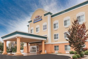 Hotel BAYMONT BY WYNDHAM HUNTSVILLE AIRPORT/MADISON