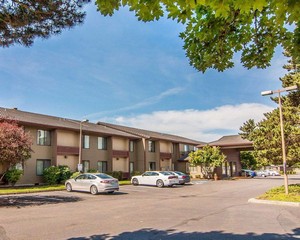 Hotel COMFORT INN NEAR HILLSBORO AIRPORT