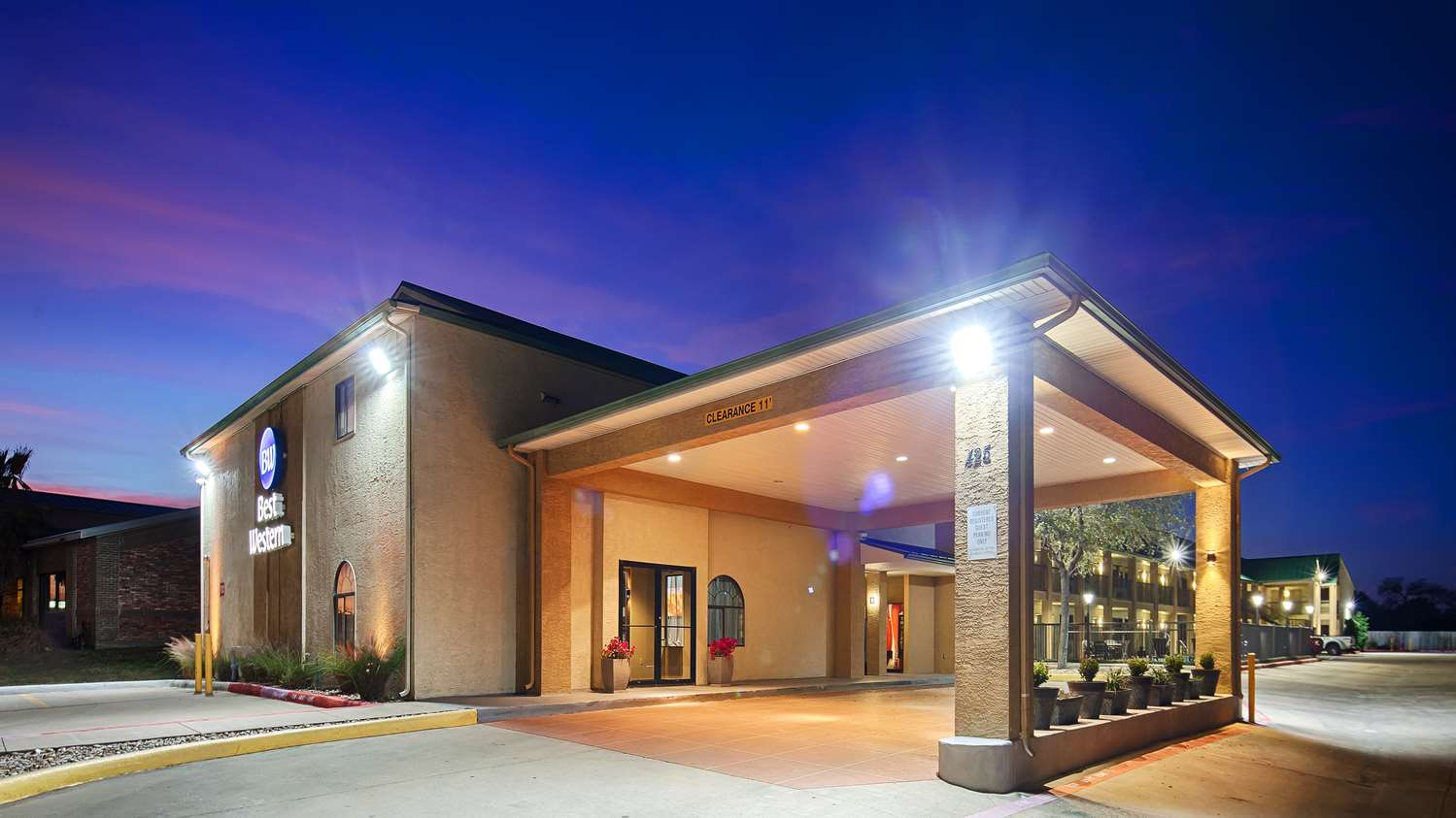 Hotel BEST WESTERN CEDAR INN