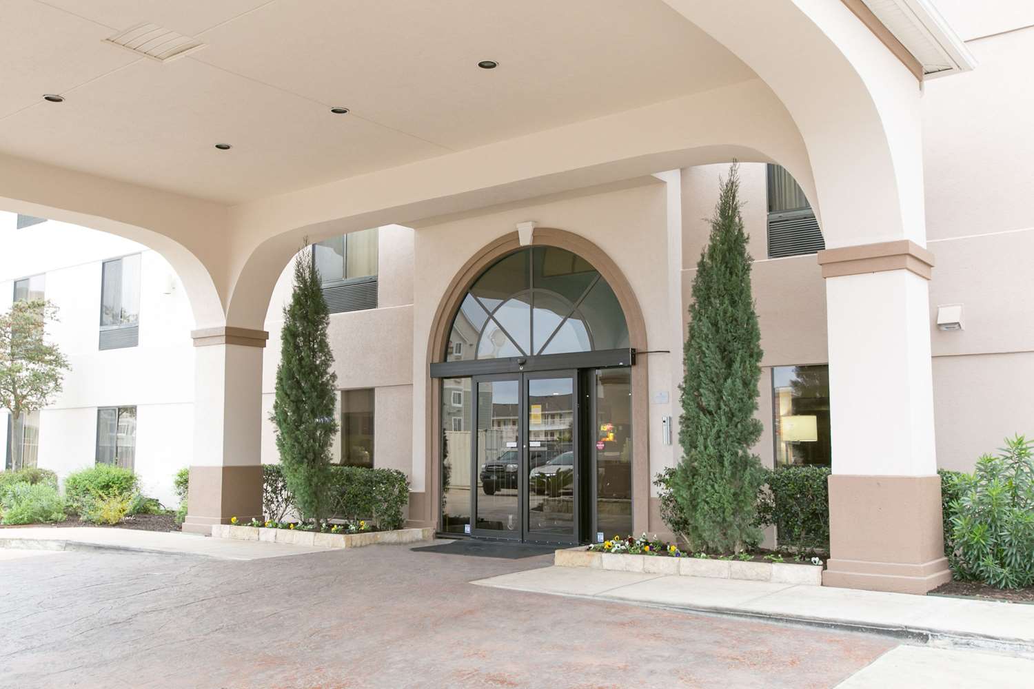 Hotel COMFORT SUITES NW LAKELINE