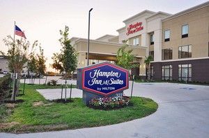 Hotel HAMPTON INN AND SUITES HUTTO