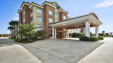 Hotel HOLIDAY INN EXPRESS & SUITES GONZALES