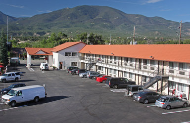 Hotel GATEWAY INN AND SUITES