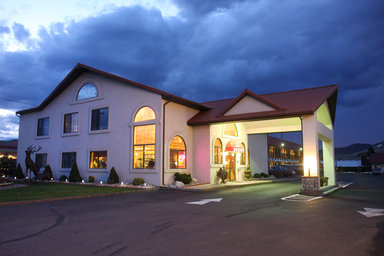 Hotel GATEWAY INN AND SUITES