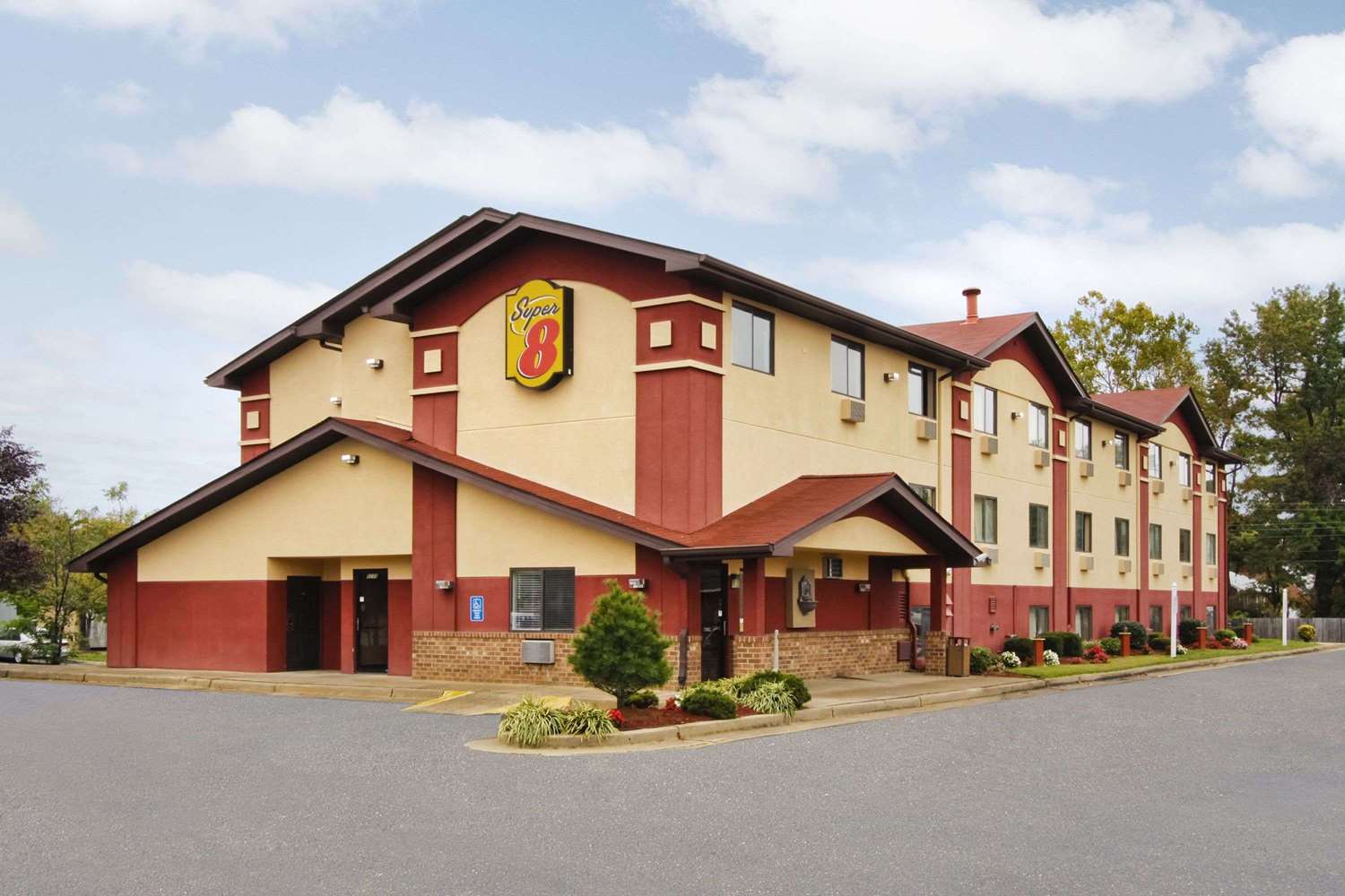 Hotel SUPER 8 RICHMOND AIRPORT VA