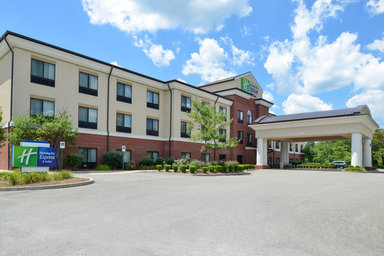 Hotel HOLIDAY INN EXPRESS & SUITES FAIRMONT