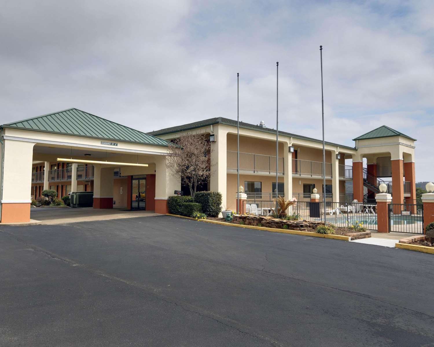 Hotel QUALITY INN & SUITES CLARKSVILLE