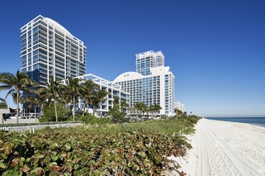 Hotel CARILLON MIAMI WELLNESS RESORT