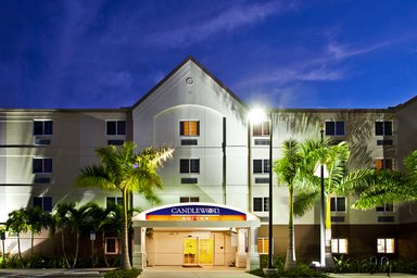 Hotel CANDLEWOOD SUITES FORT MYERS-SANIBEL GATEWAY 