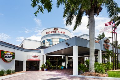 Hotel CROWNE PLAZA FORT MYERS AT BELL TOWER SHOPS
