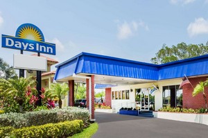 Hotel DAYS INN FORT MYERS SPRINGS RESORT